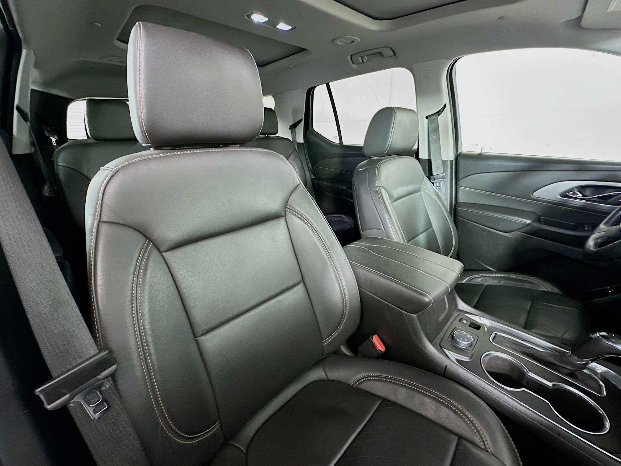 Used 2020 Chevrolet Traverse LT w/ LT Premium Package image 30