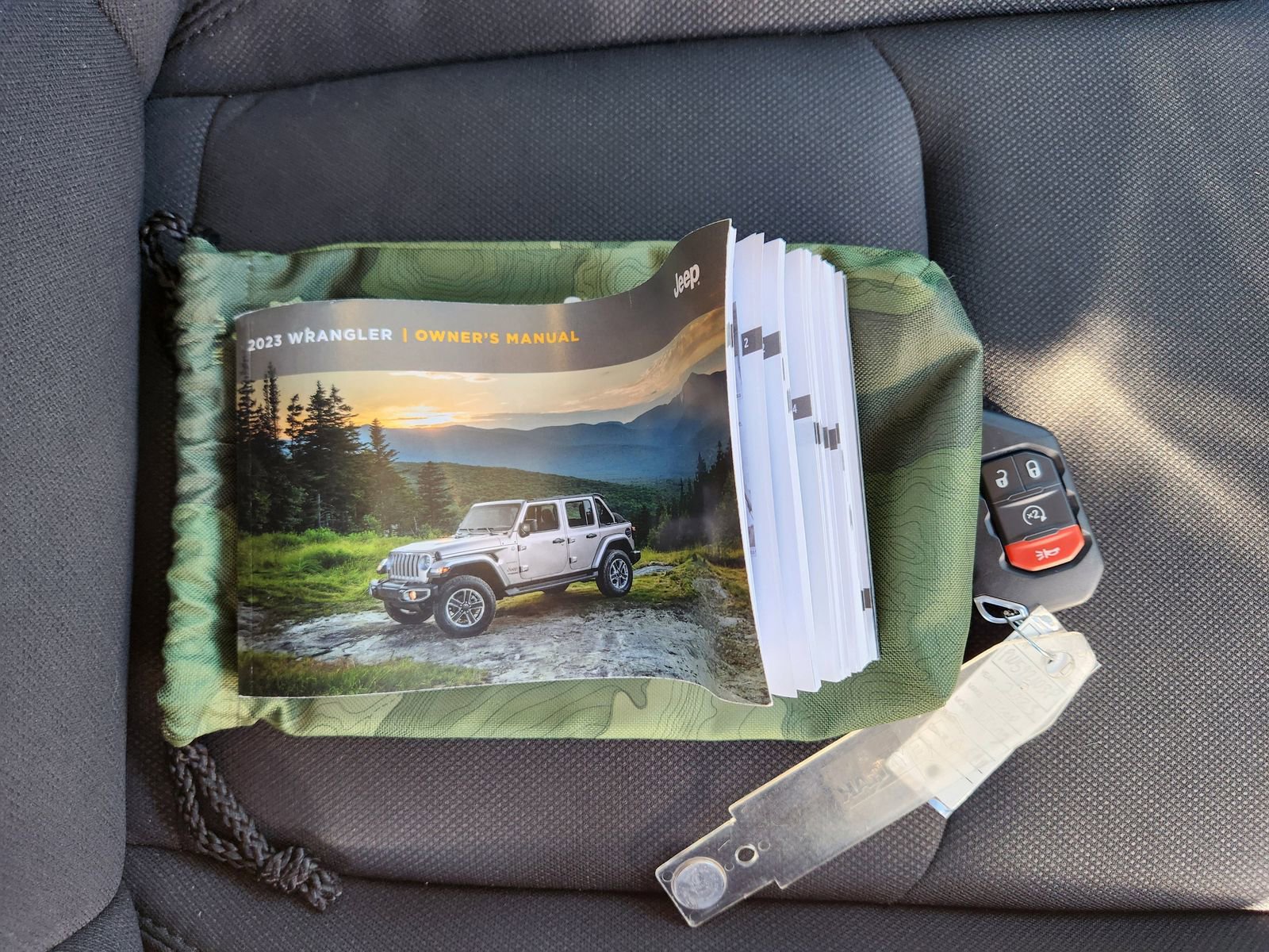 Used 2023 Jeep Wrangler Unlimited w/ Cold Weather Group image 44