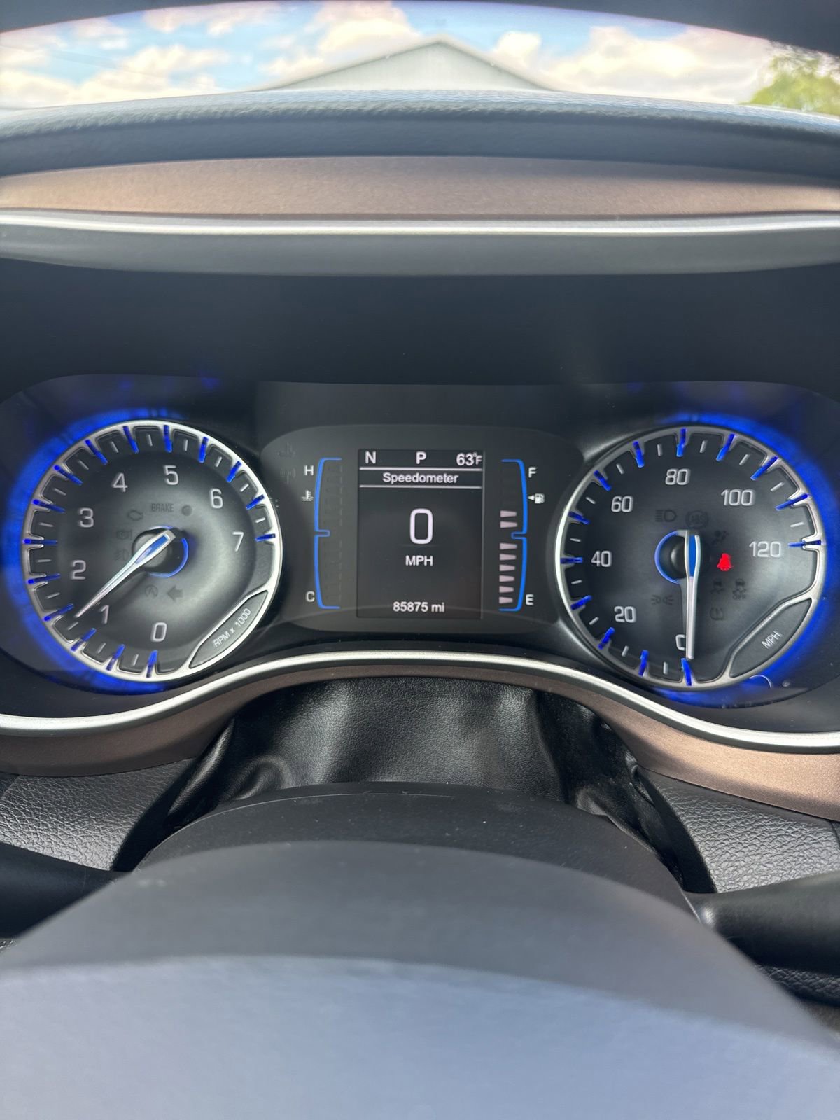 Used 2017 Chrysler Pacifica Touring-L FWD image 17