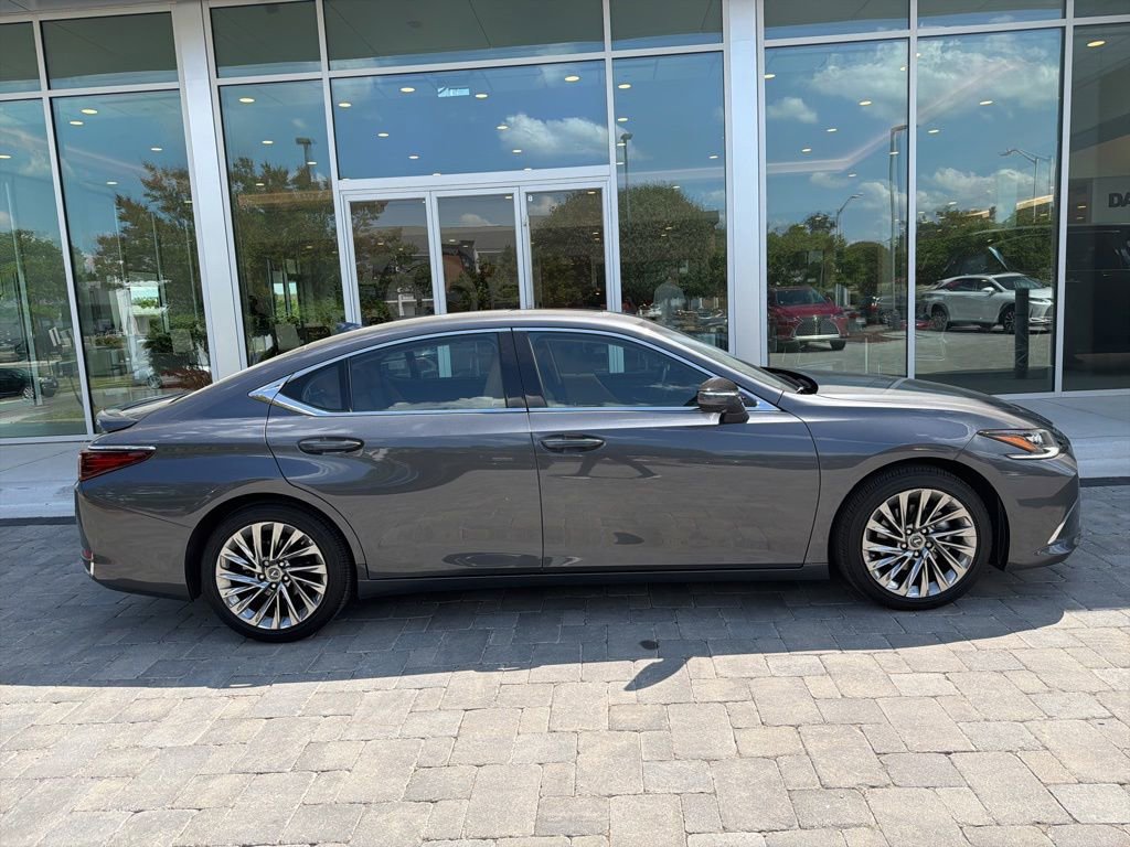 Certified 2025 Lexus ES 300h Ultra Luxury FWD image 11