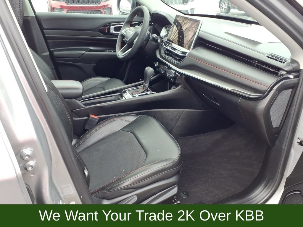 Used 2022 Jeep Compass Trailhawk w/ Sun and Sound Group AWD/4WD image 31