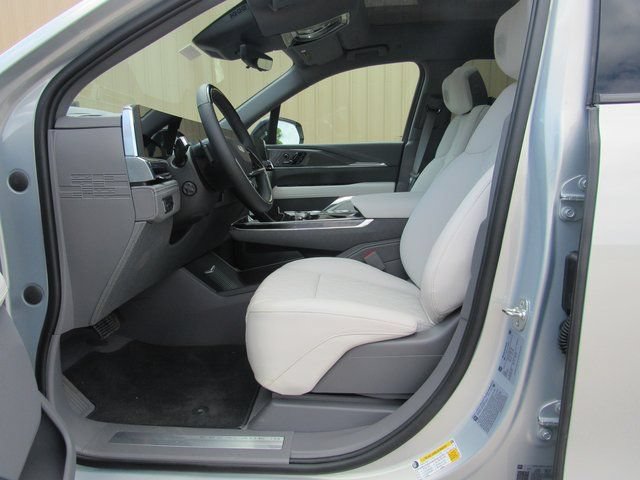 New 2025 Cadillac Escalade IQ Sport 1 w/ LPO, ONYX Package AWD/4WD image 5