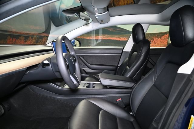 Used 2021 Tesla Model 3 Standard Range Plus RWD image 18