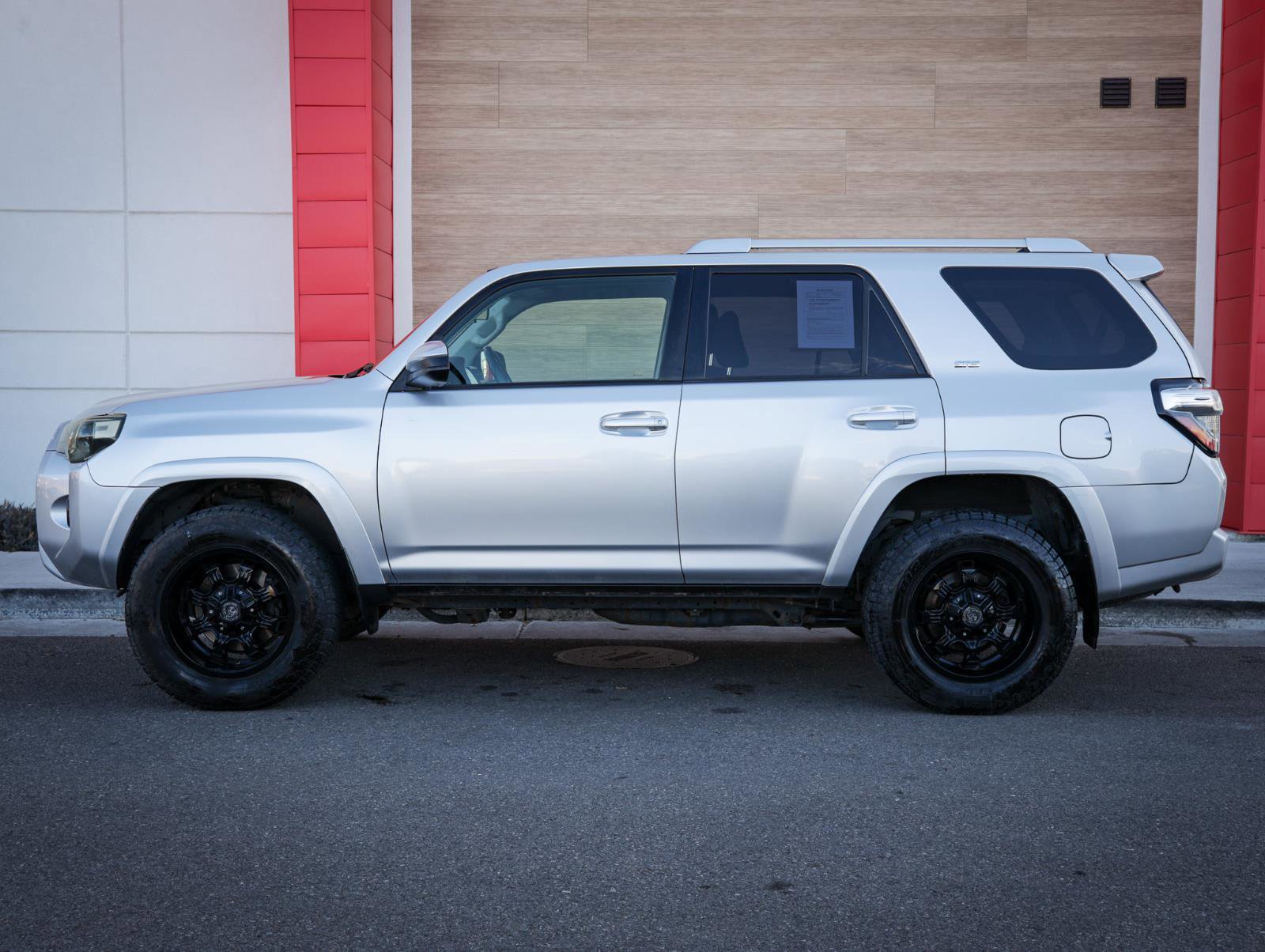 Used 2015 Toyota 4Runner SR5 image 6