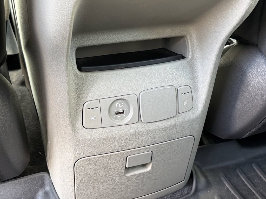 Used 2017 Kia Sedona EX FWD image 18