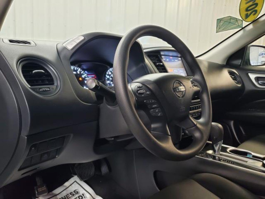 Used 2019 Nissan Pathfinder S AWD/4WD image 15