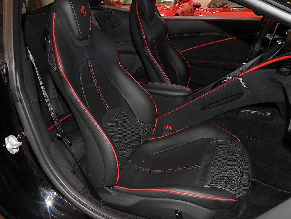 Certified 2024 Ferrari Roma image 31