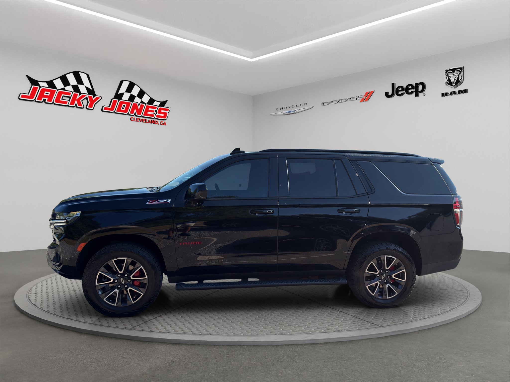 Used 2022 Chevrolet Tahoe Z71 AWD/4WD image 3