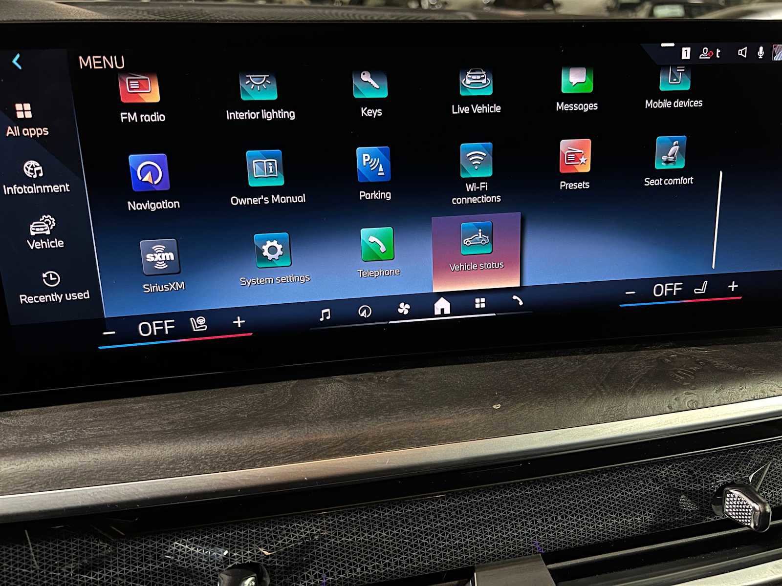 Used 2024 BMW X5 xDrive40i image 38