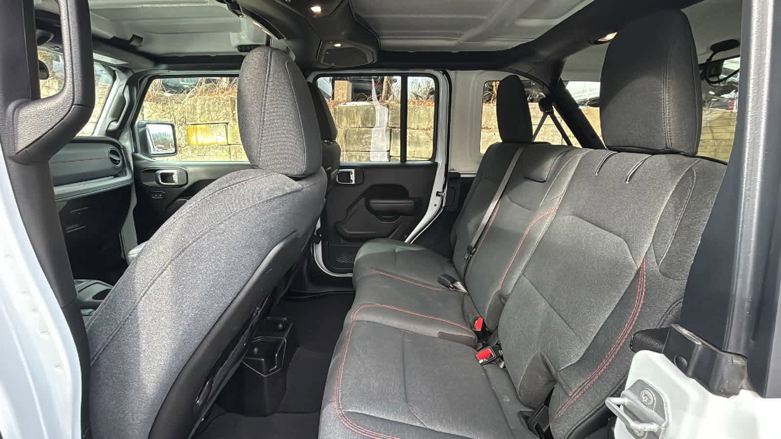 Used 2025 Jeep Wrangler Unlimited Rubicon image 27