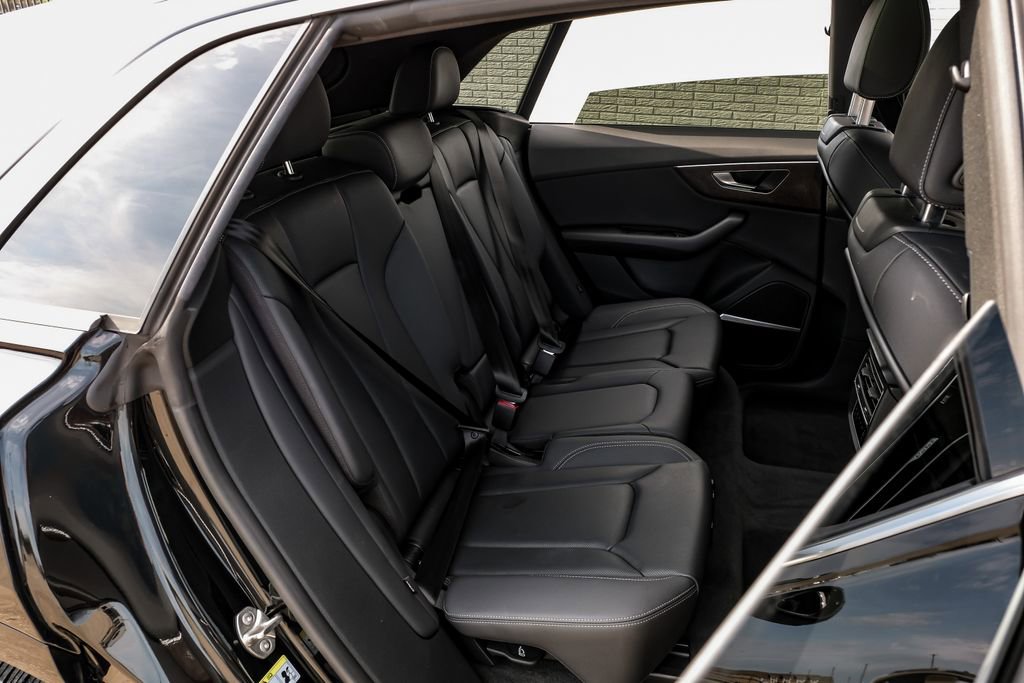 Used 2022 Audi Q8 Premium Plus image 34