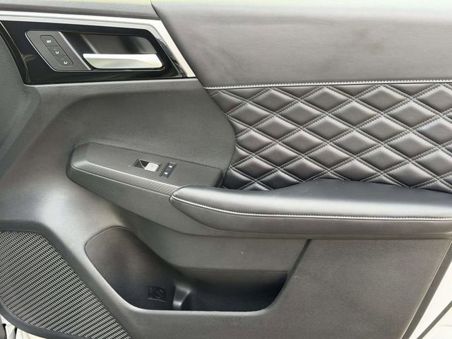 Used 2024 Mitsubishi Outlander SEL Black Edition image 8