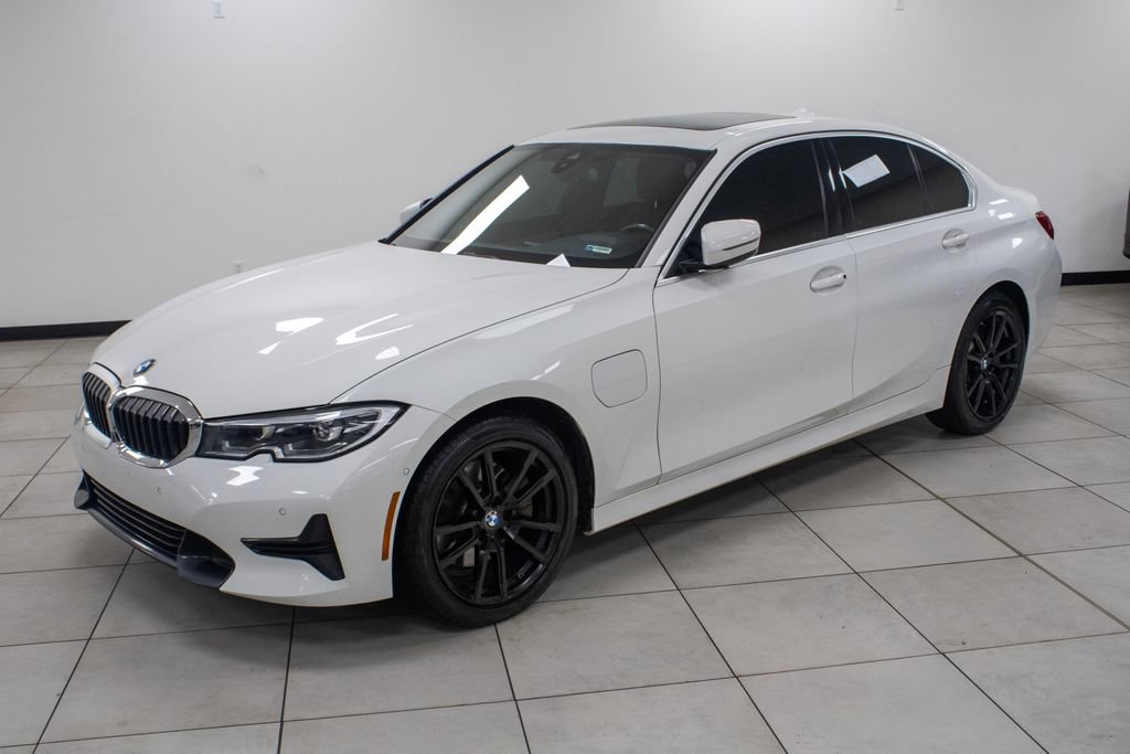 Used 2021 BMW 330e w/ Convenience Package image 25