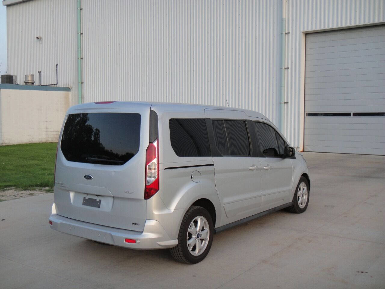 Used 2015 Ford Transit Connect XLT image 7