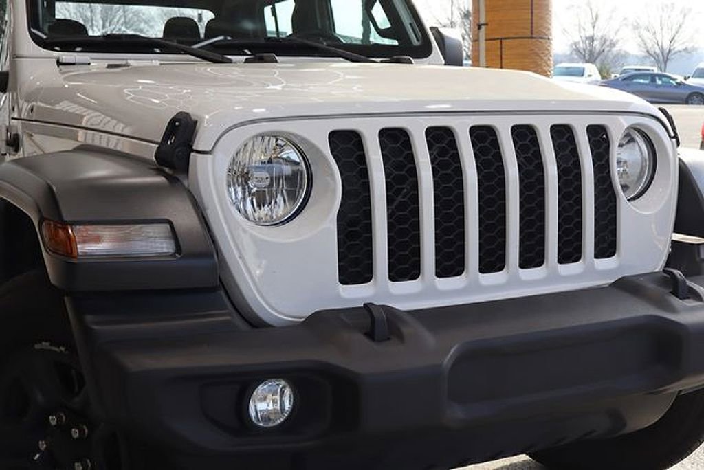 Used 2020 Jeep Gladiator Sport image 41