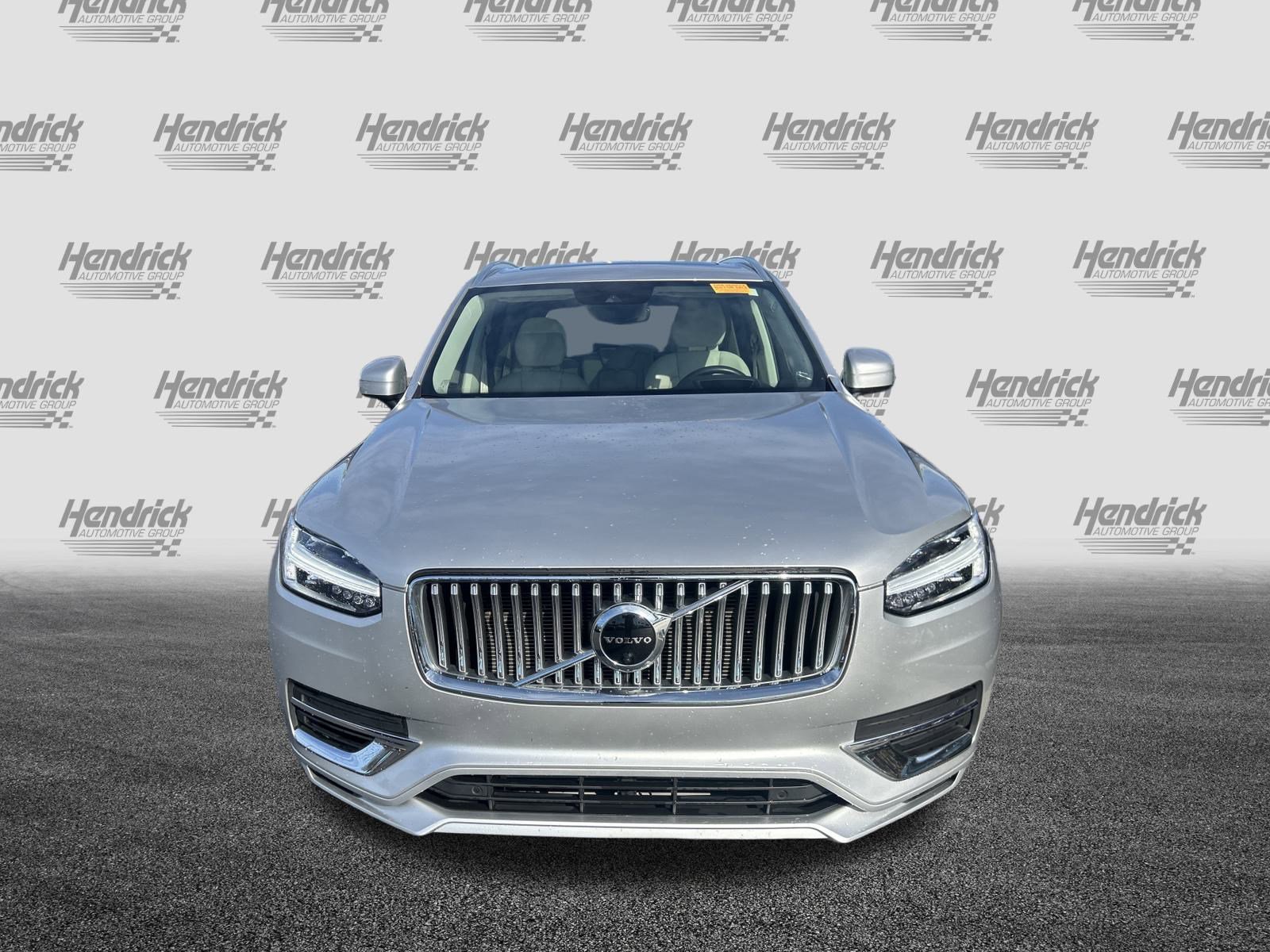 Used 2022 Volvo XC90 T8 Inscription w/ Advanced Package image 3