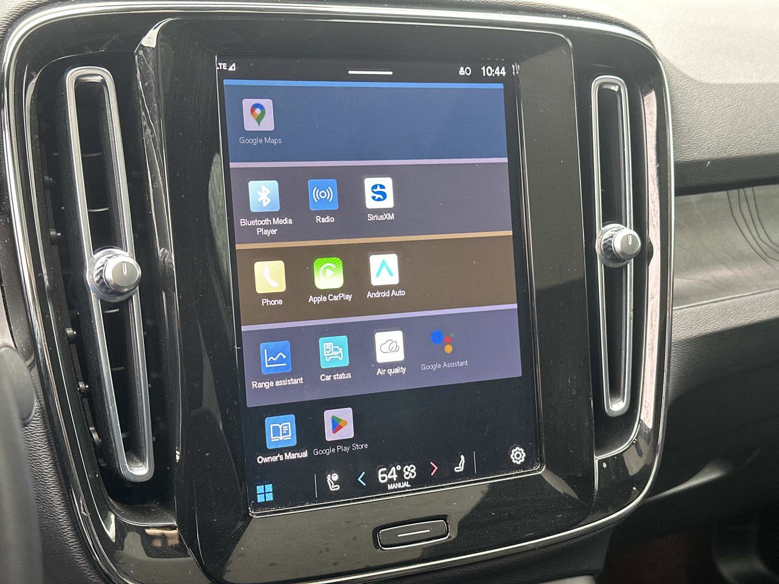 Certified 2023 Volvo C40 P8 Recharge Ultimate image 11