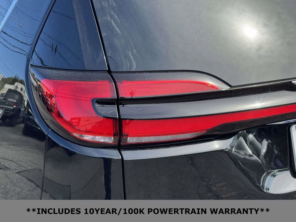 Used 2025 Chrysler Pacifica Select FWD image 8