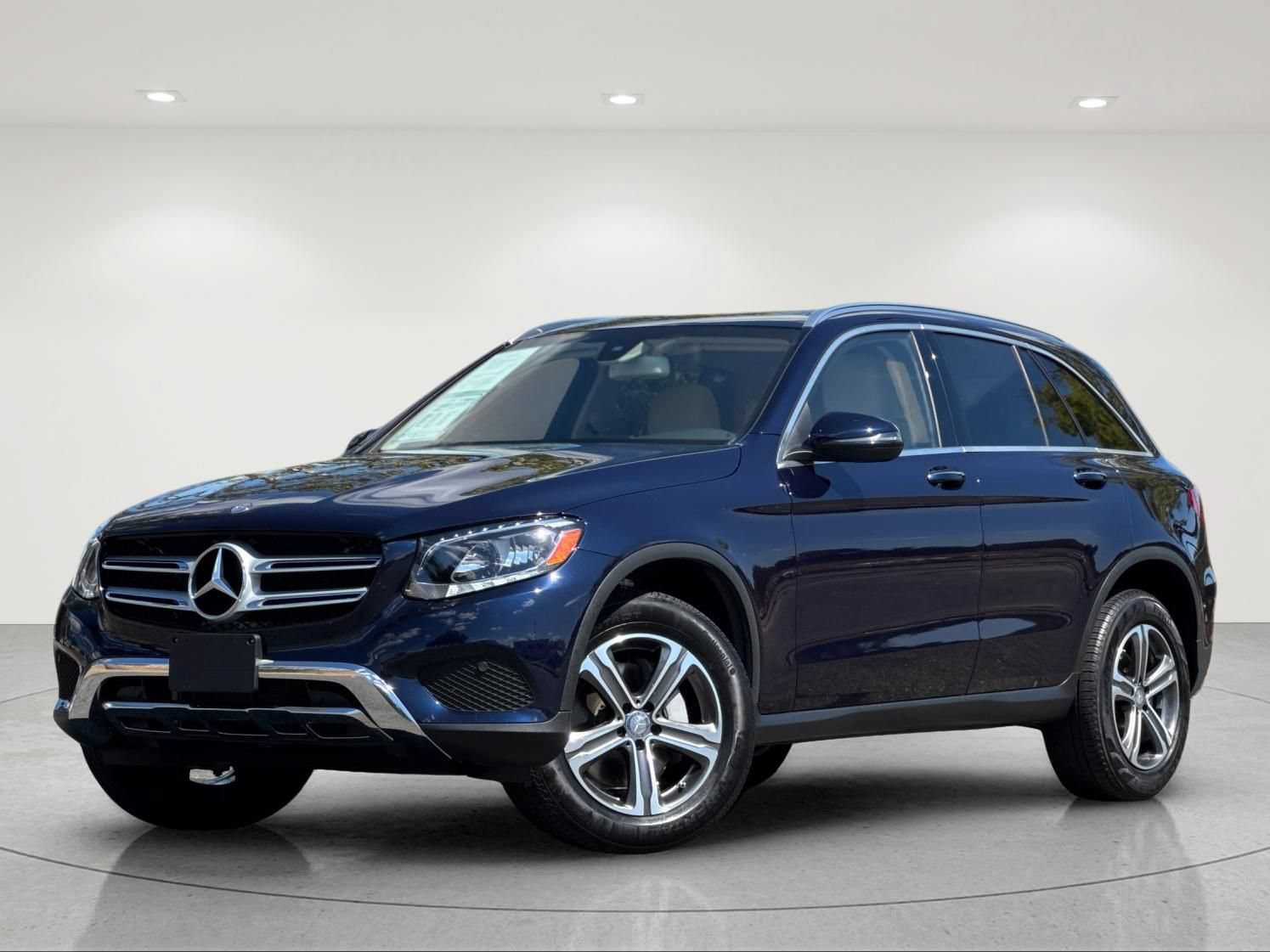 Used 2016 Mercedes-Benz GLC 300 4MATIC image 2