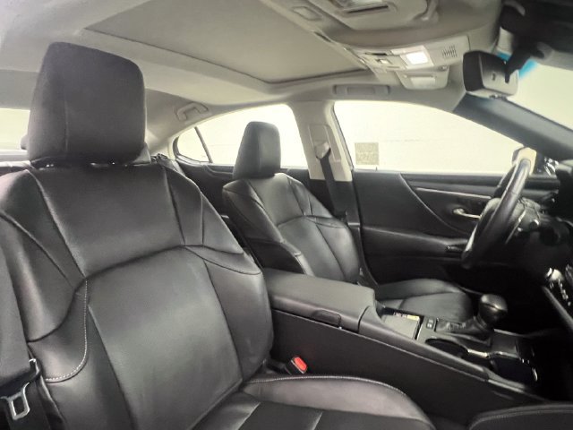 Certified 2025 Lexus ES 300h w/ Premium Package FWD image 11