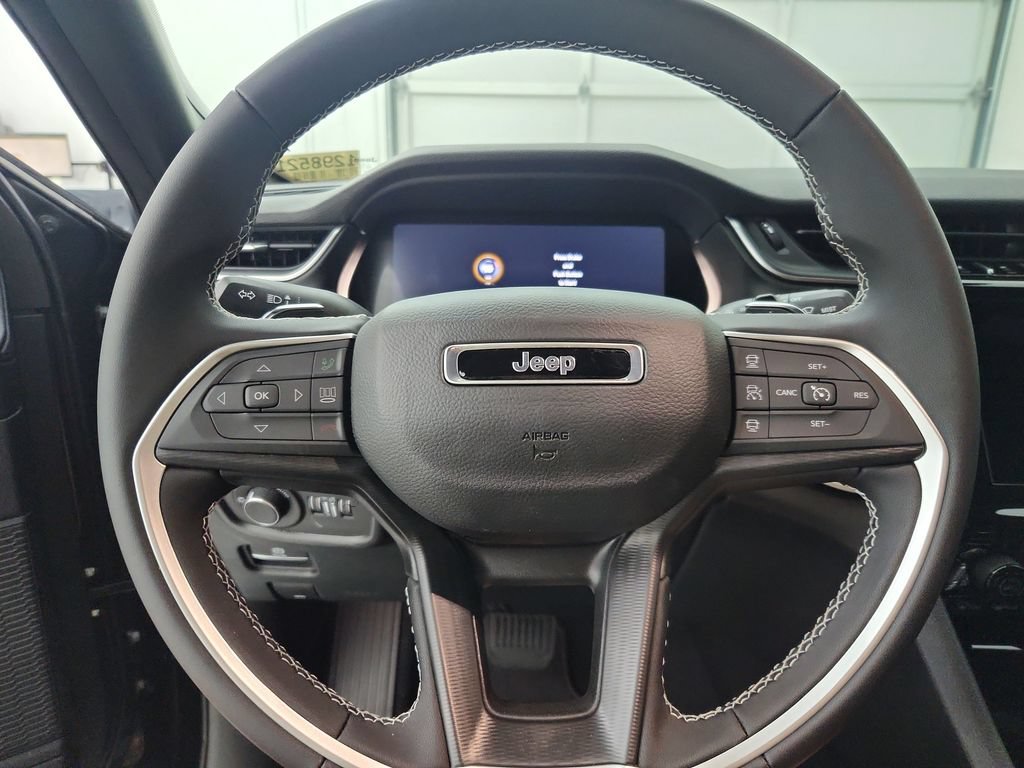 New 2026 Jeep Grand Cherokee Laredo AWD/4WD image 22