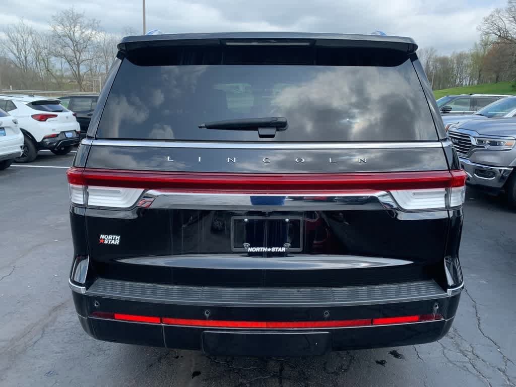 Used 2022 Lincoln Navigator Reserve AWD/4WD image 4