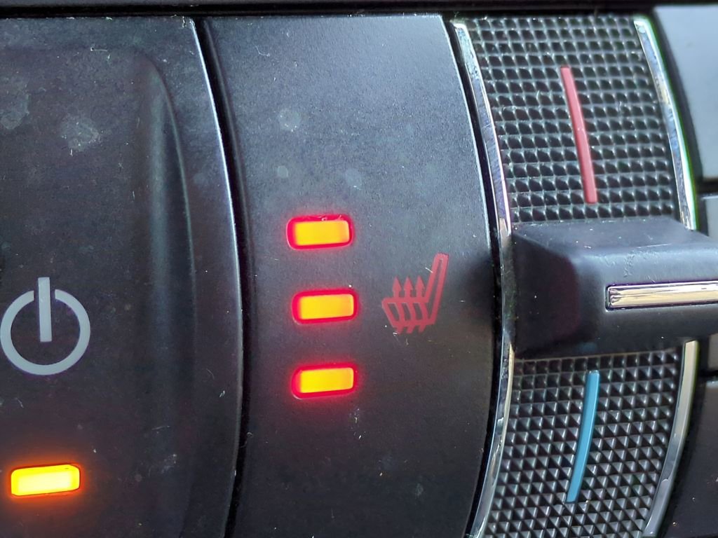 Used 2018 Ford Explorer XLT w/ Equipment Group 202A image 24