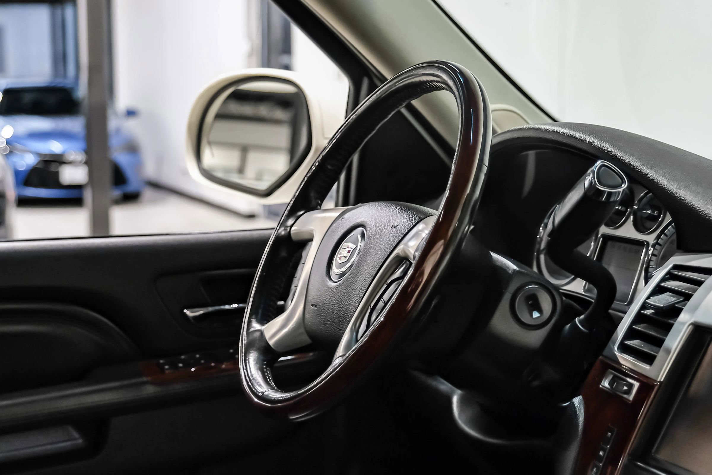 Used 2013 Cadillac Escalade EXT Premium AWD/4WD image 12