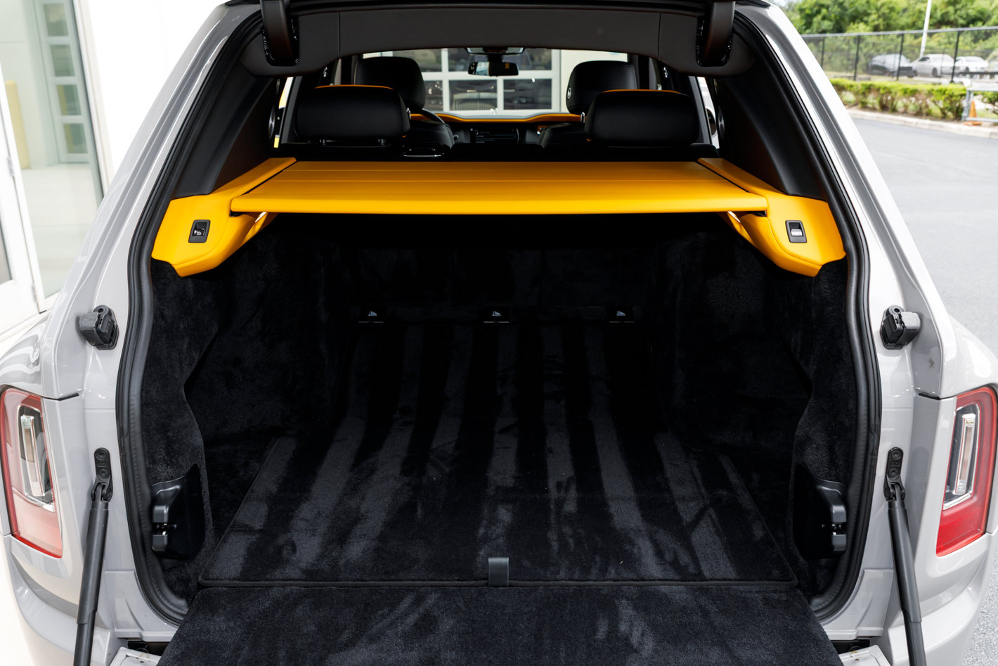 Certified 2024 Rolls-Royce Cullinan w/ Interior Detailing Package AWD/4WD image 16