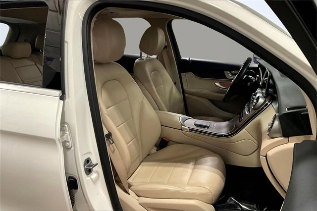 Used 2021 Mercedes-Benz GLC 300 4MATIC image 7