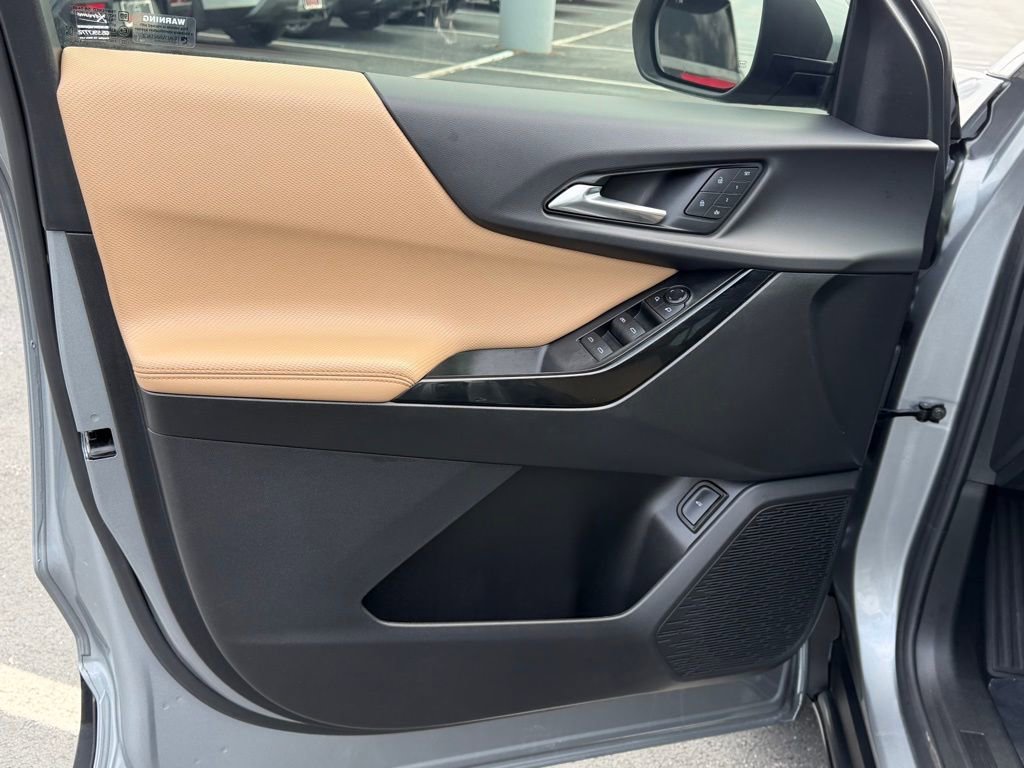 Used 2025 Chevrolet Equinox ACTIV w/ Convenience Package III image 13