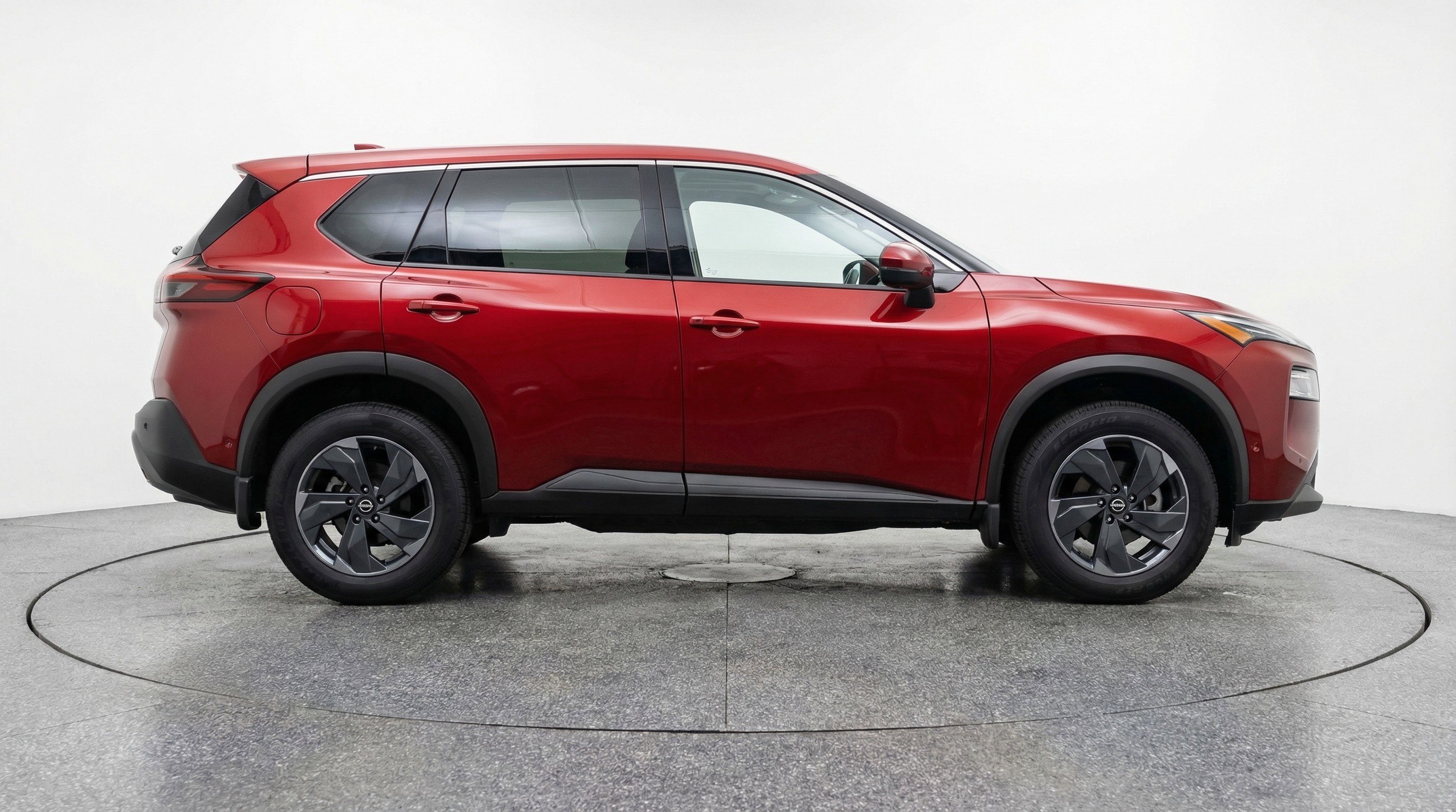 Used 2025 Nissan Rogue SV image 11