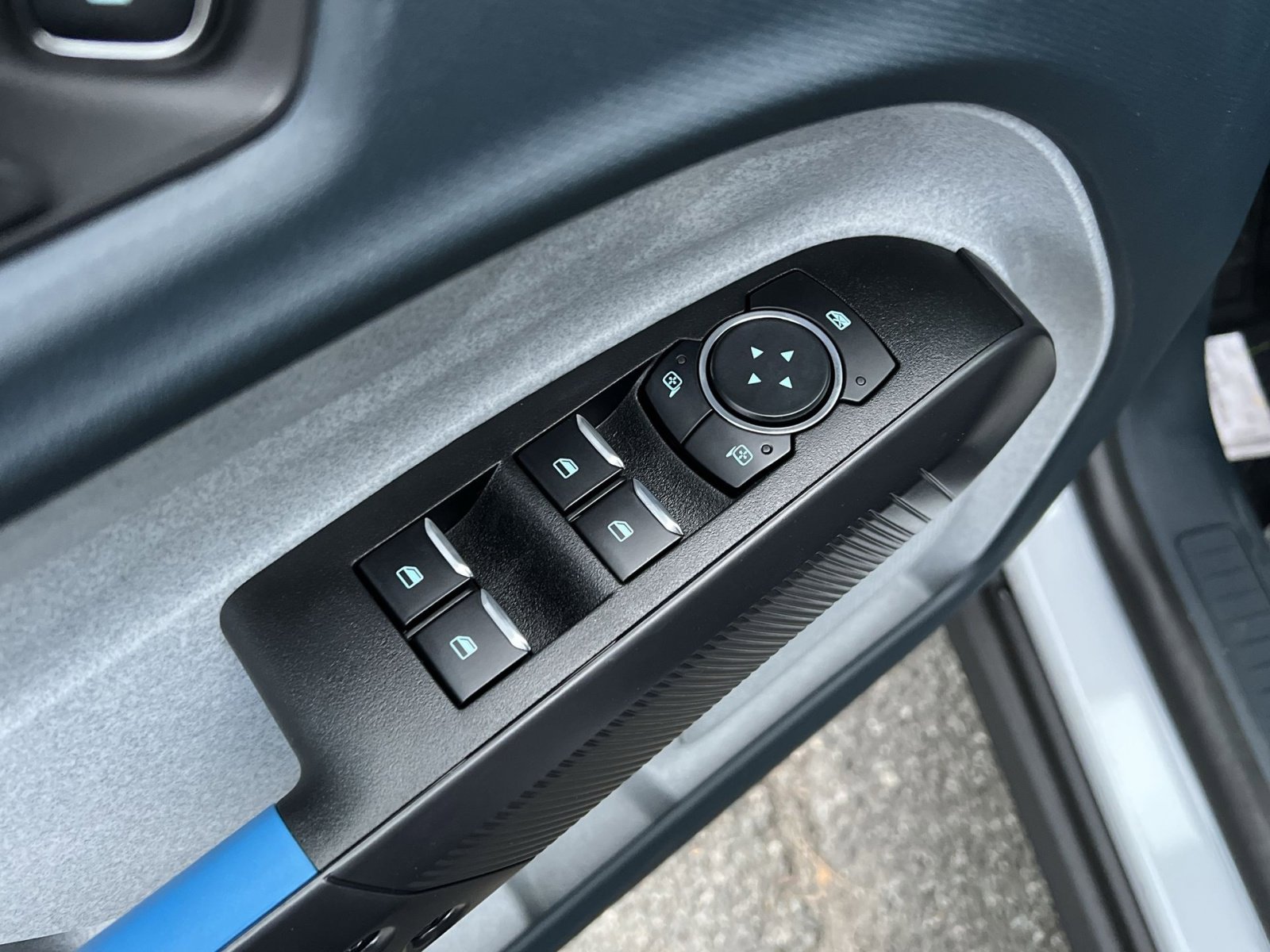 New 2025 Ford Maverick XLT w/ XLT Luxury Package image 15