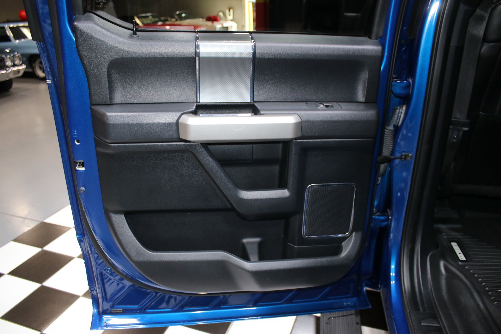 Used 2017 Ford F150 Lariat w/ Equipment Group 502A Luxury image 43