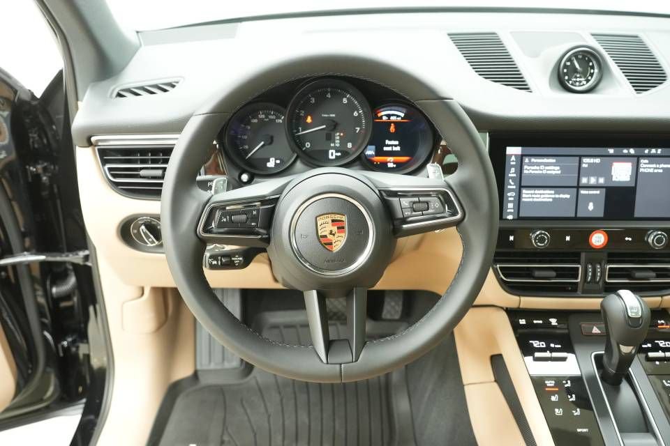 New 2026 Porsche Macan AWD/4WD image 13