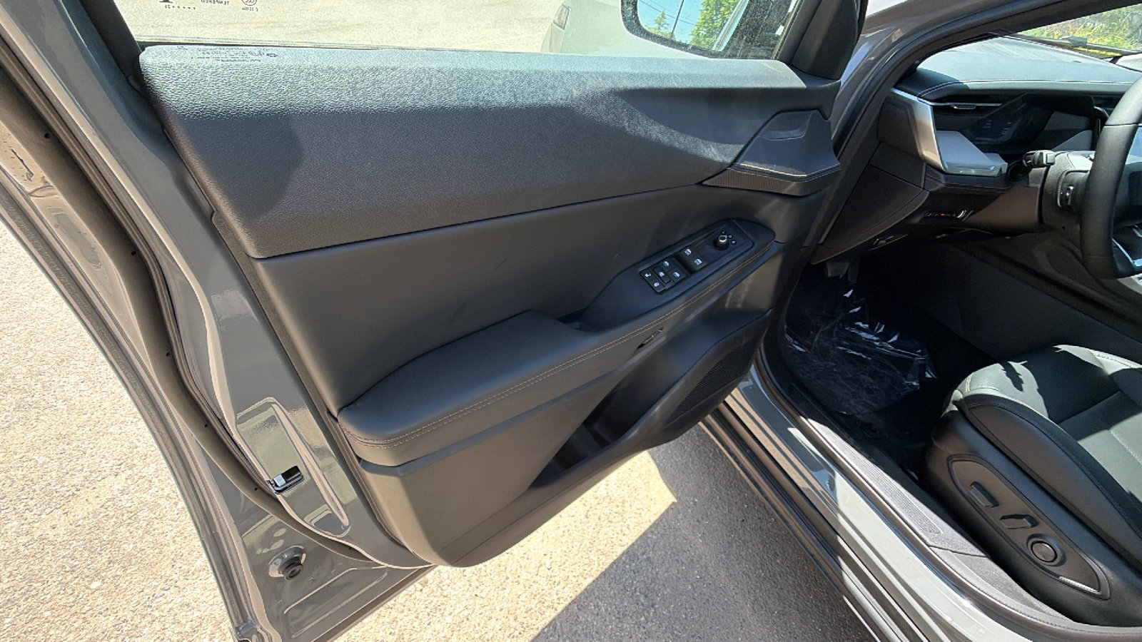 Certified 2026 Jeep Cherokee Limited AWD/4WD image 14