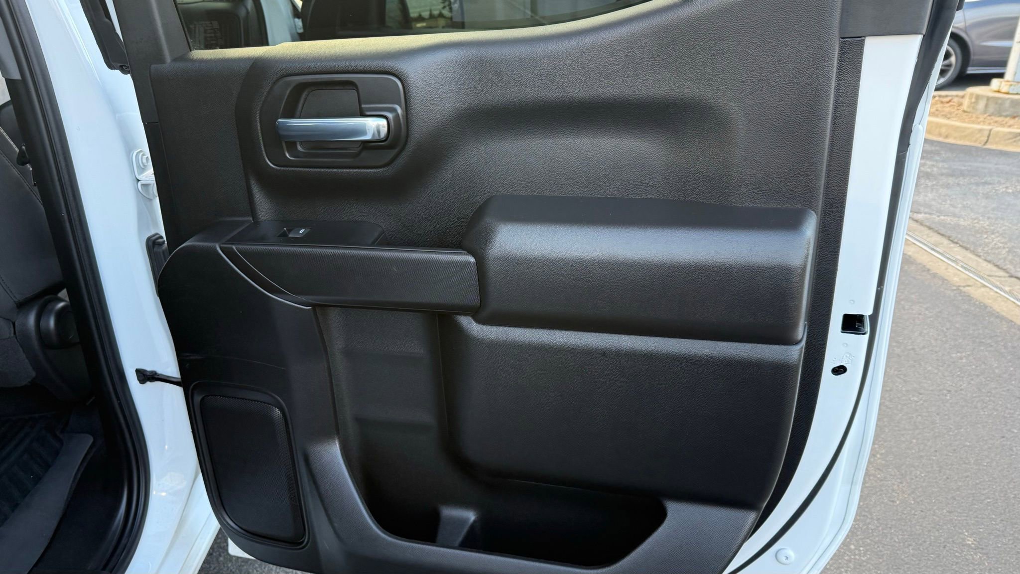 Used 2023 Chevrolet Silverado 1500 Custom image 18