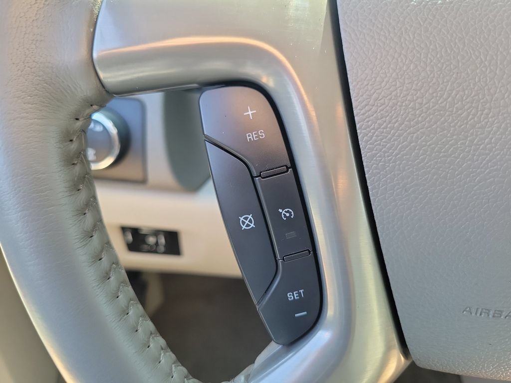 Used 2013 GMC Sierra 3500 SLT w/ SLT Convenience Package AWD/4WD image 5