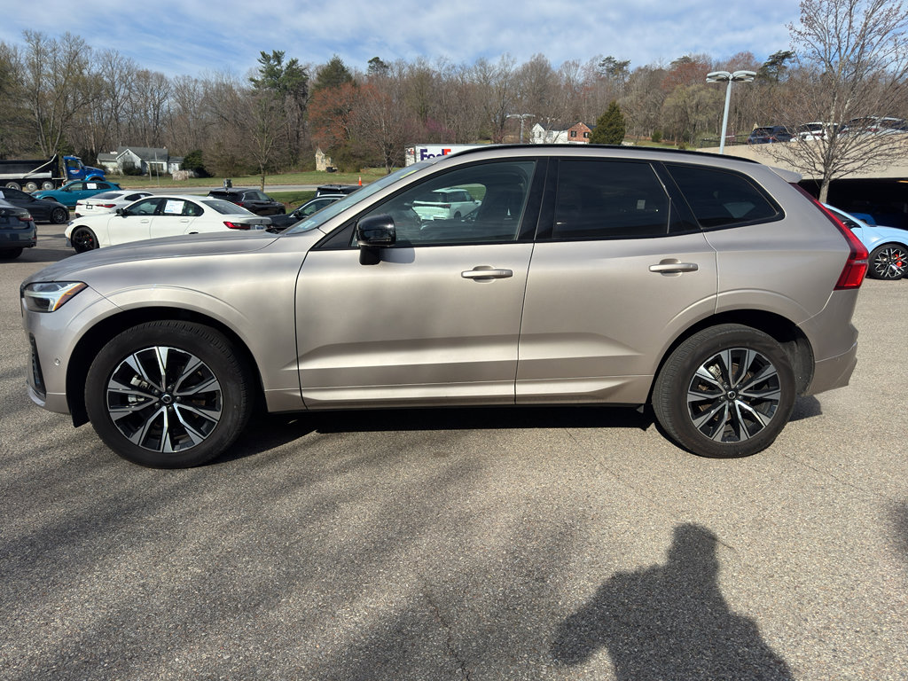 Certified 2025 Volvo XC60 B5 Plus image 5