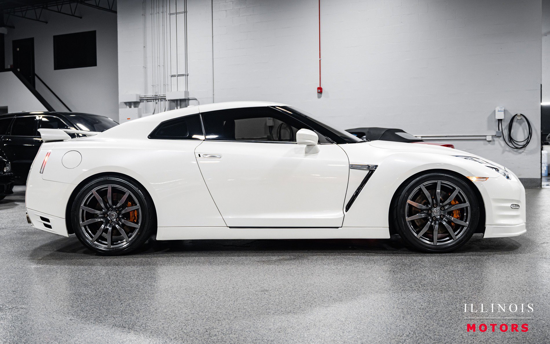 Used 2014 Nissan GT-R Premium image 6