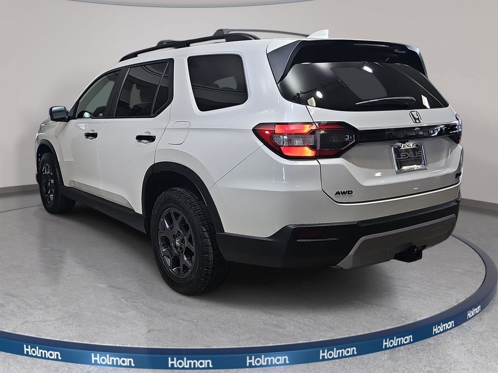 Used 2023 Honda Pilot TrailSport image 8