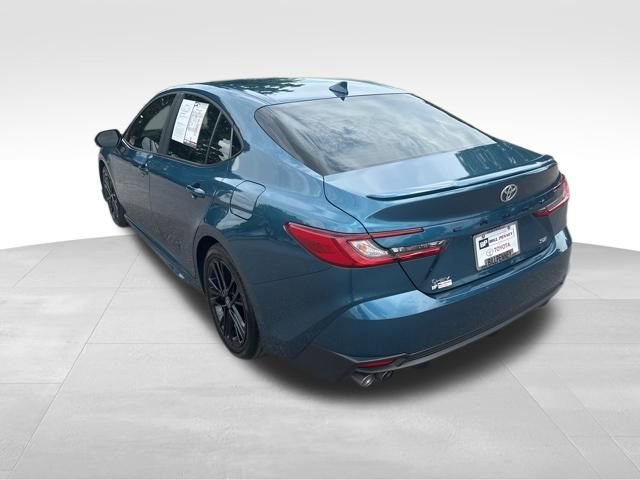 Used 2025 Toyota Camry SE FWD image 3
