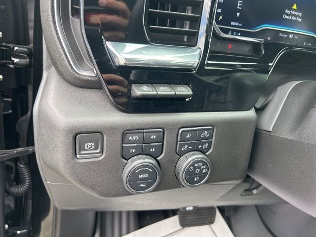 Used 2024 Chevrolet Silverado 3500 High Country w/ High Country Premium Package image 18