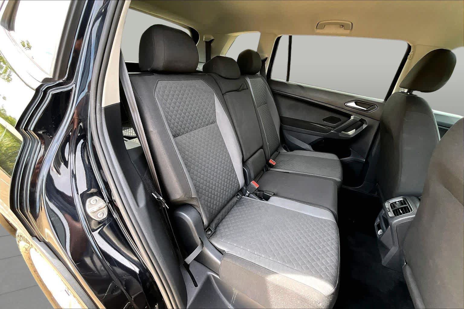 Used 2018 Volkswagen Tiguan S FWD image 18
