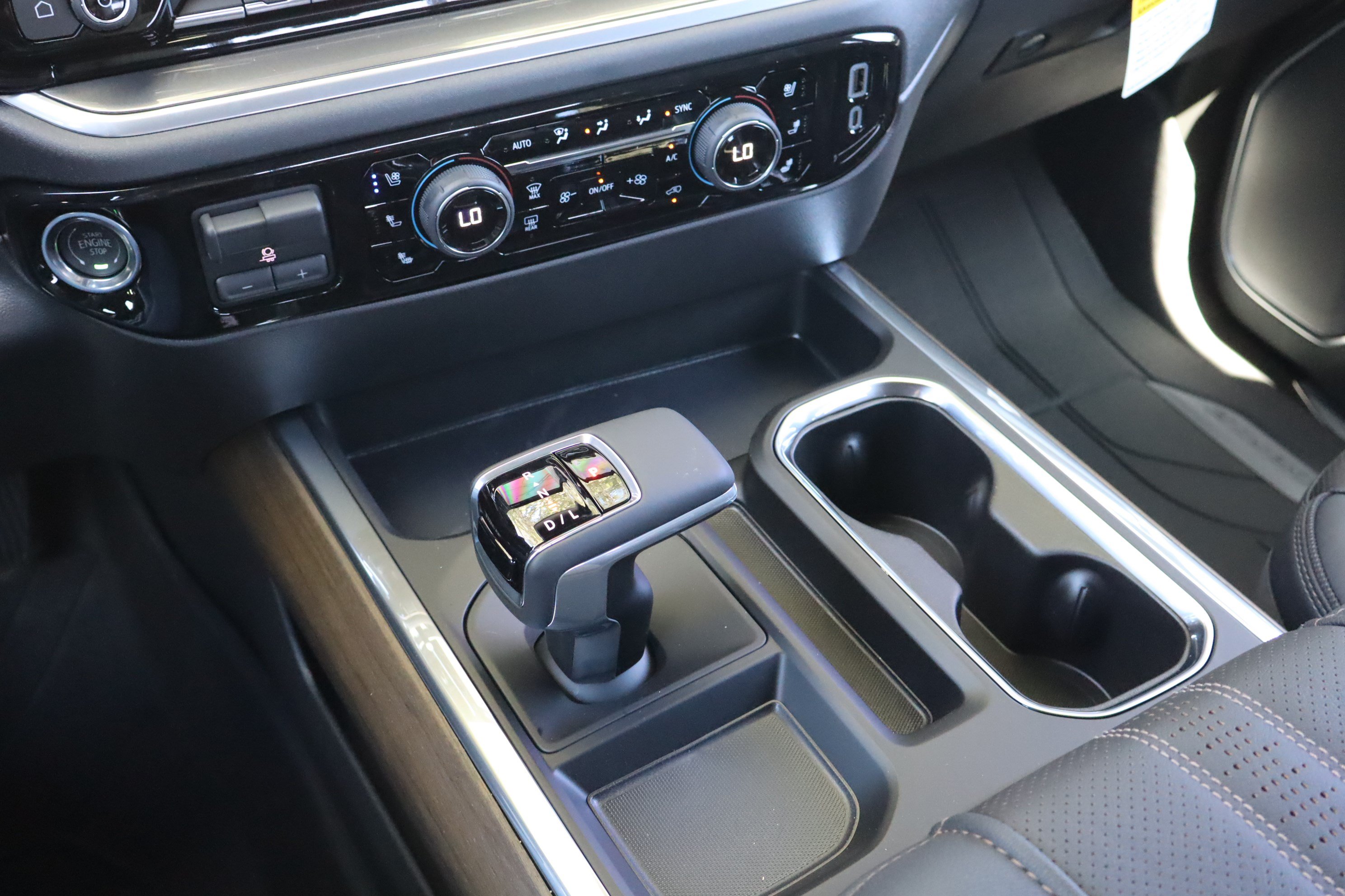 New 2026 Chevrolet Silverado 1500 High Country w/ High Country Premium Package AWD/4WD image 19