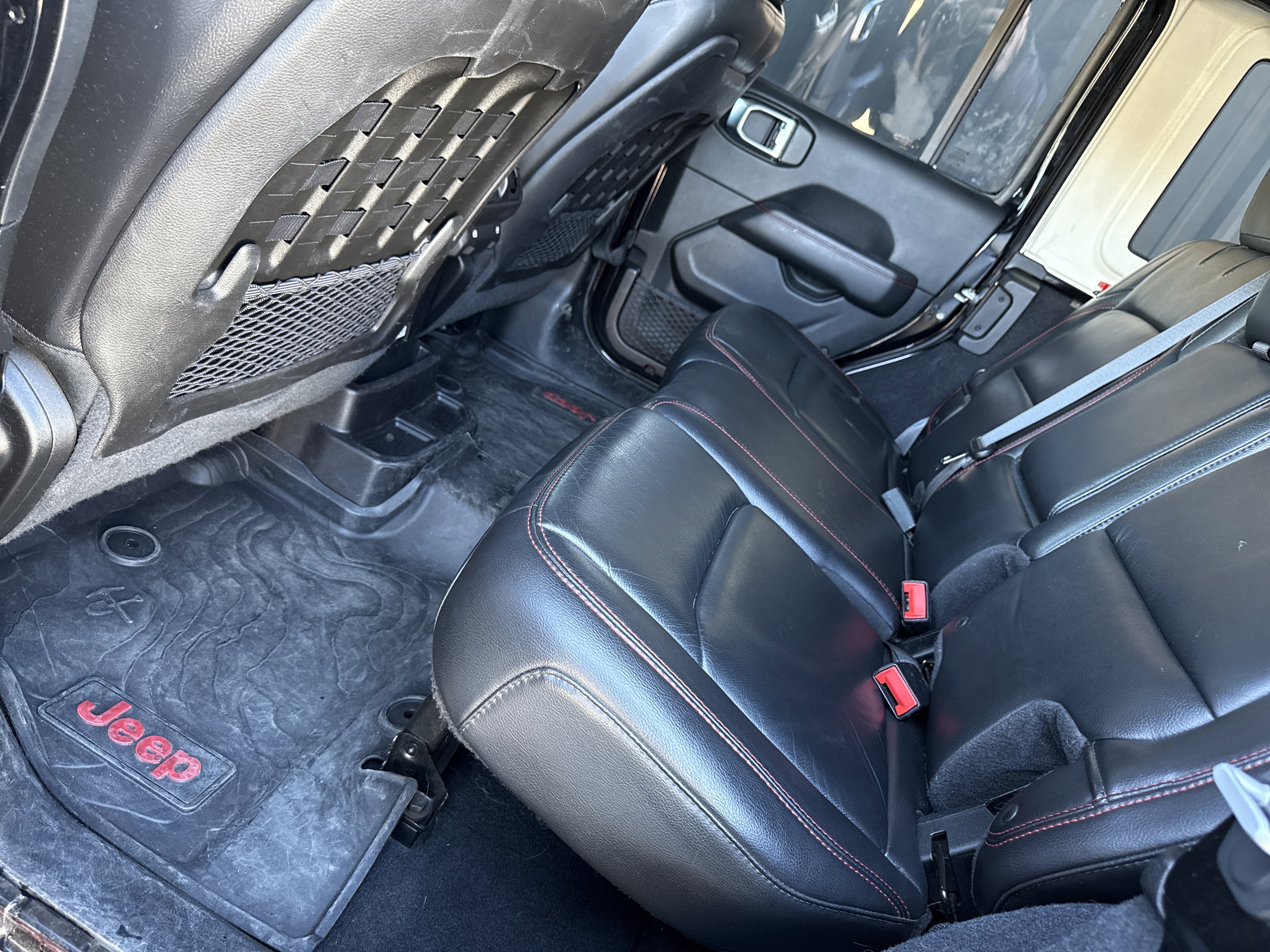 Used 2018 Jeep Wrangler Unlimited Rubicon image 35