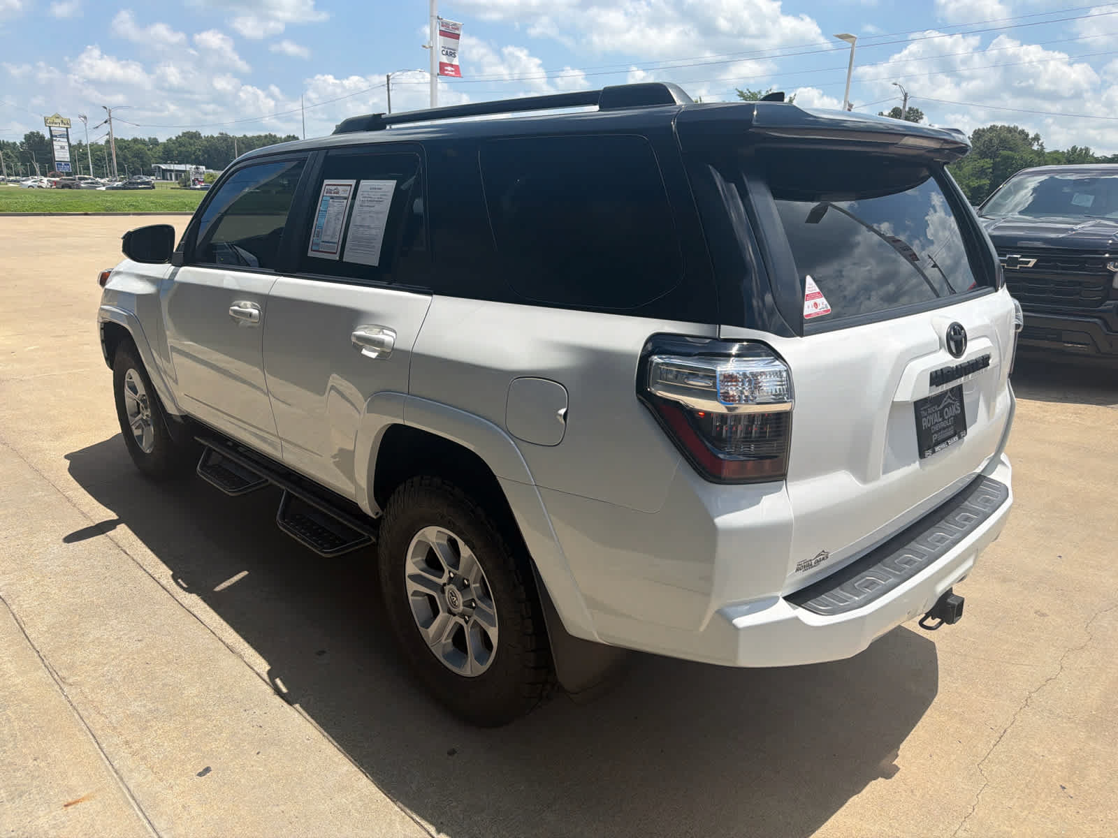 Used 2019 Toyota 4Runner SR5 AWD/4WD image 3