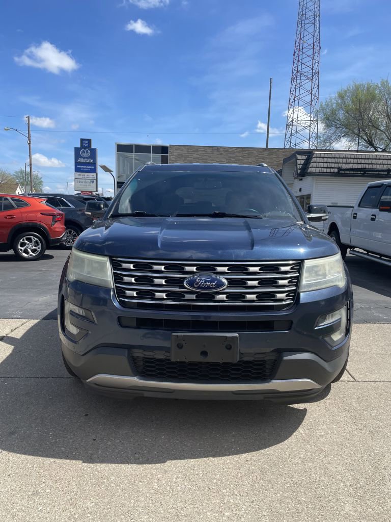 Used 2016 Ford Explorer XLT w/ Equipment Group 201A FWD image 1