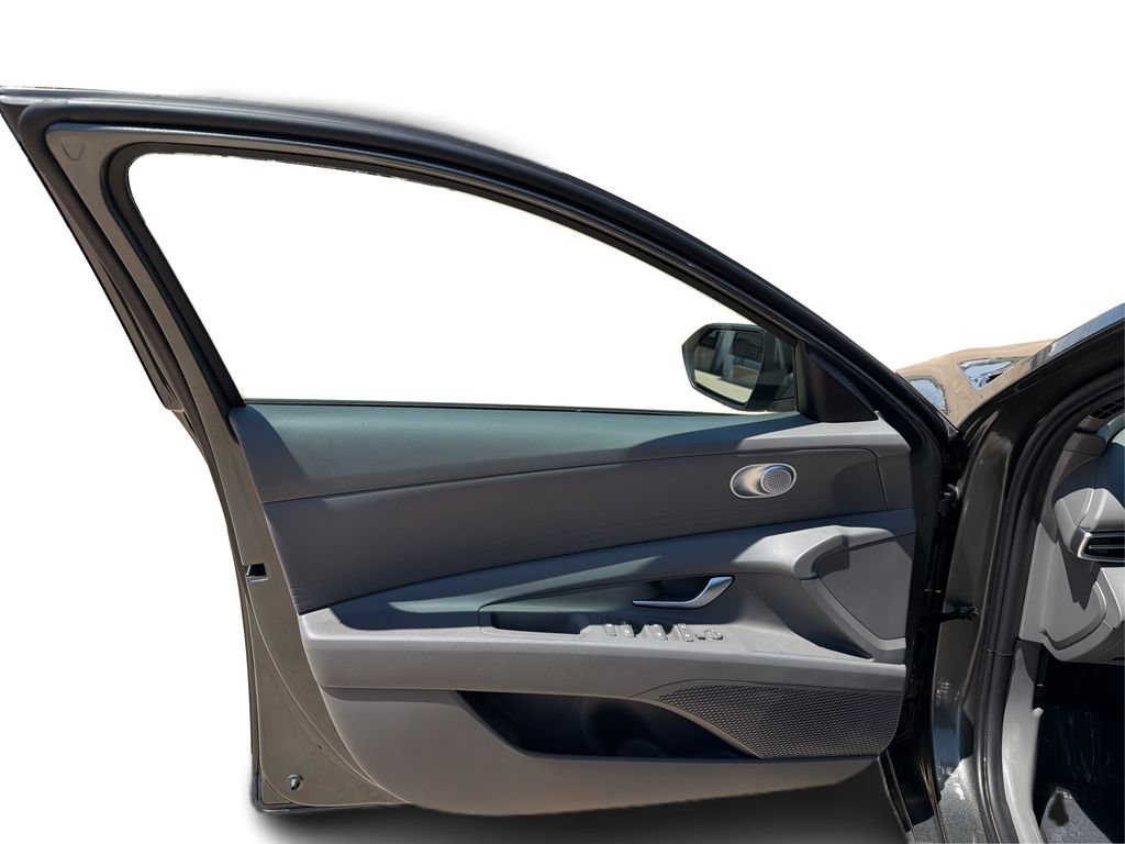 Used 2026 Hyundai Elantra Hybrid FWD image 19