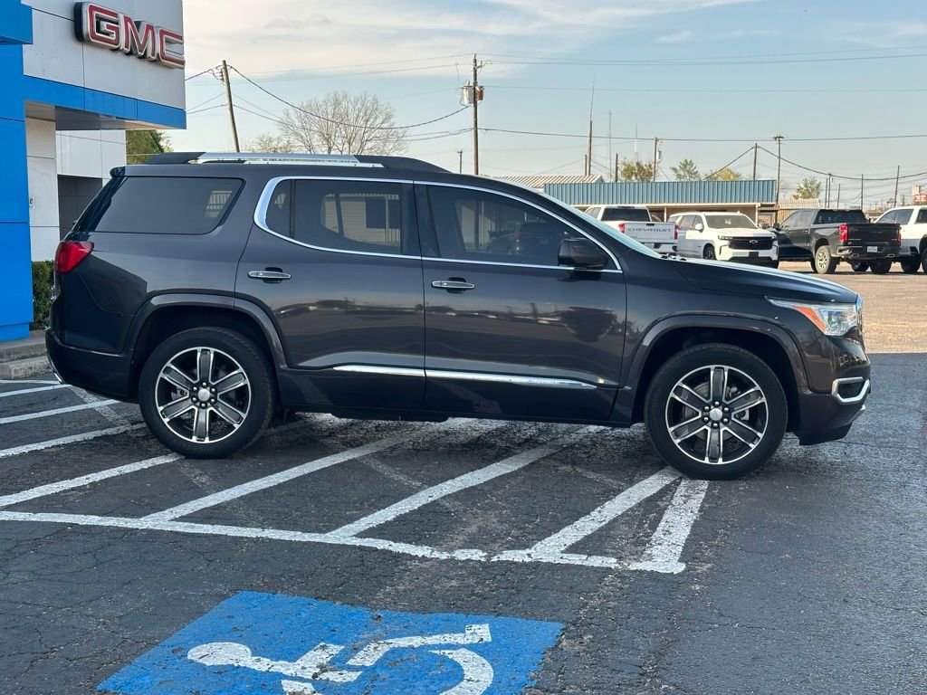 Used 2017 GMC Acadia Denali w/ Technology Package image 4